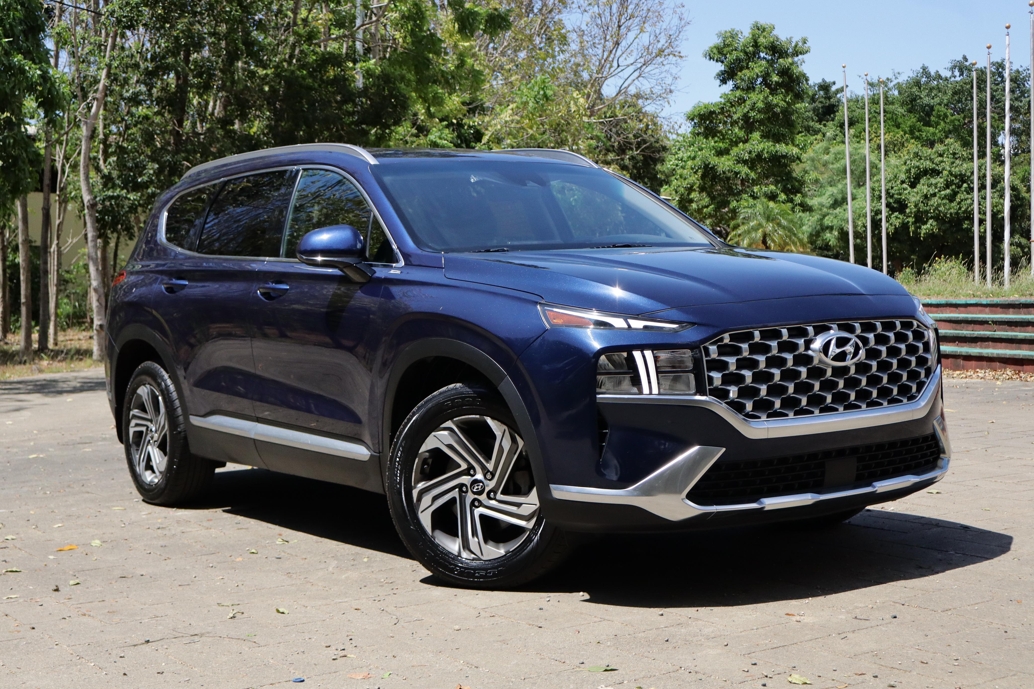 jeepetas y camionetas - aprovecha y montate en esta lujosa confortable hyundai santa fe SEL 2022 