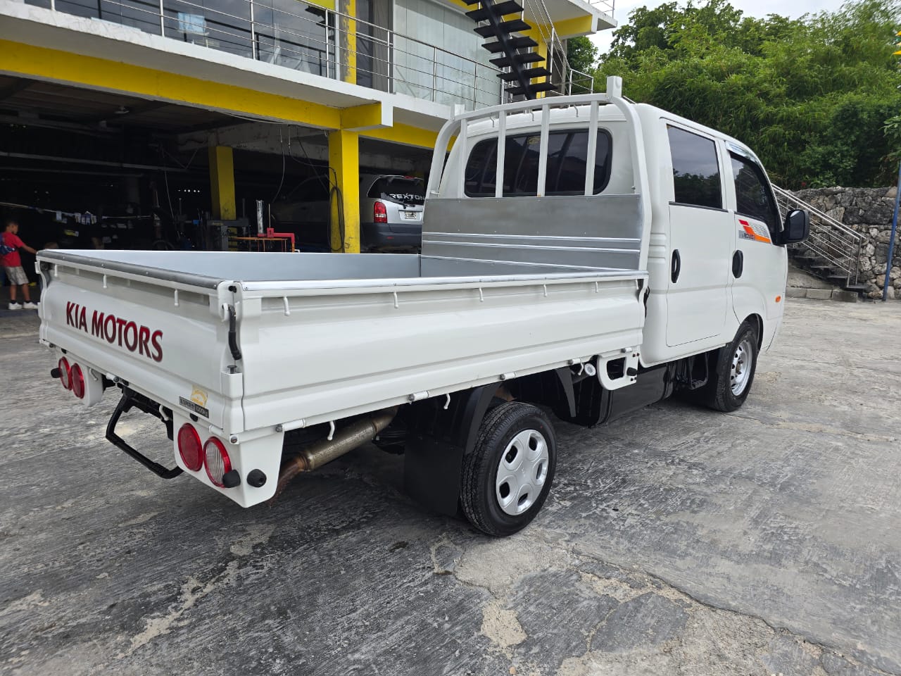 camiones y vehiculos pesados - CAMION DOBLE CABINA KIA BONGO RECIEN IMPORTADO 7