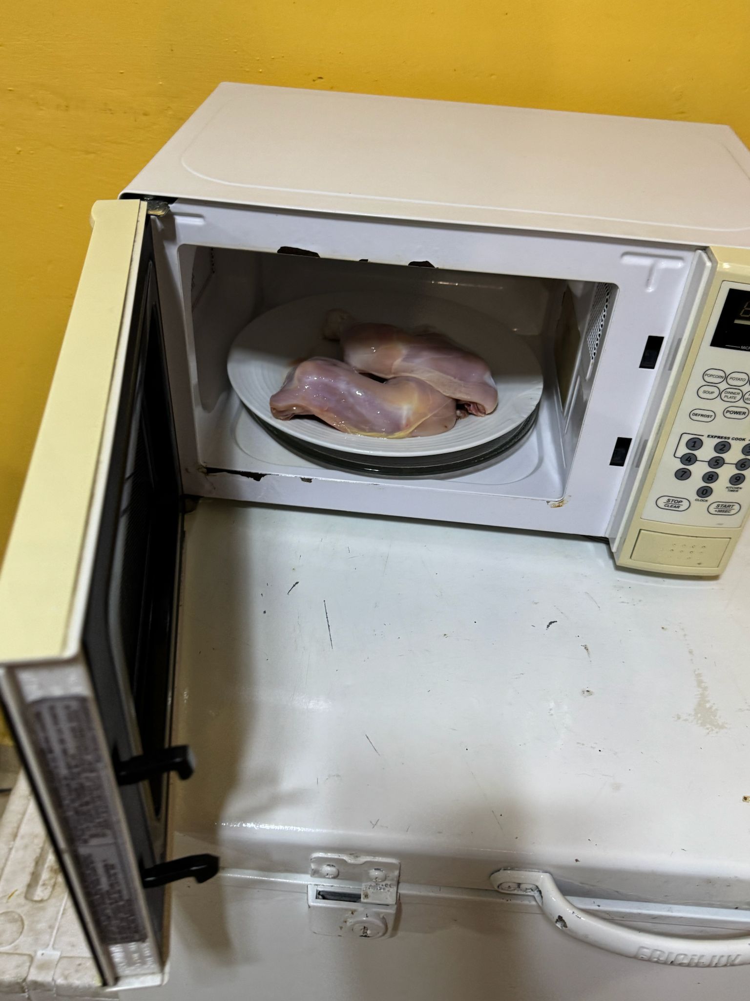 electrodomesticos - Combo de microondas, licuadora y Oya eléctrica de cocción de todo tipo de comida 1