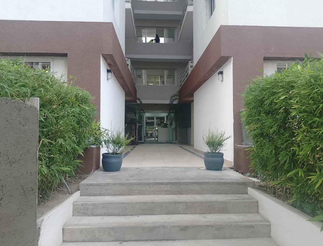 apartamentos - Alquiler apartamento en la Cayetano Germosen 0