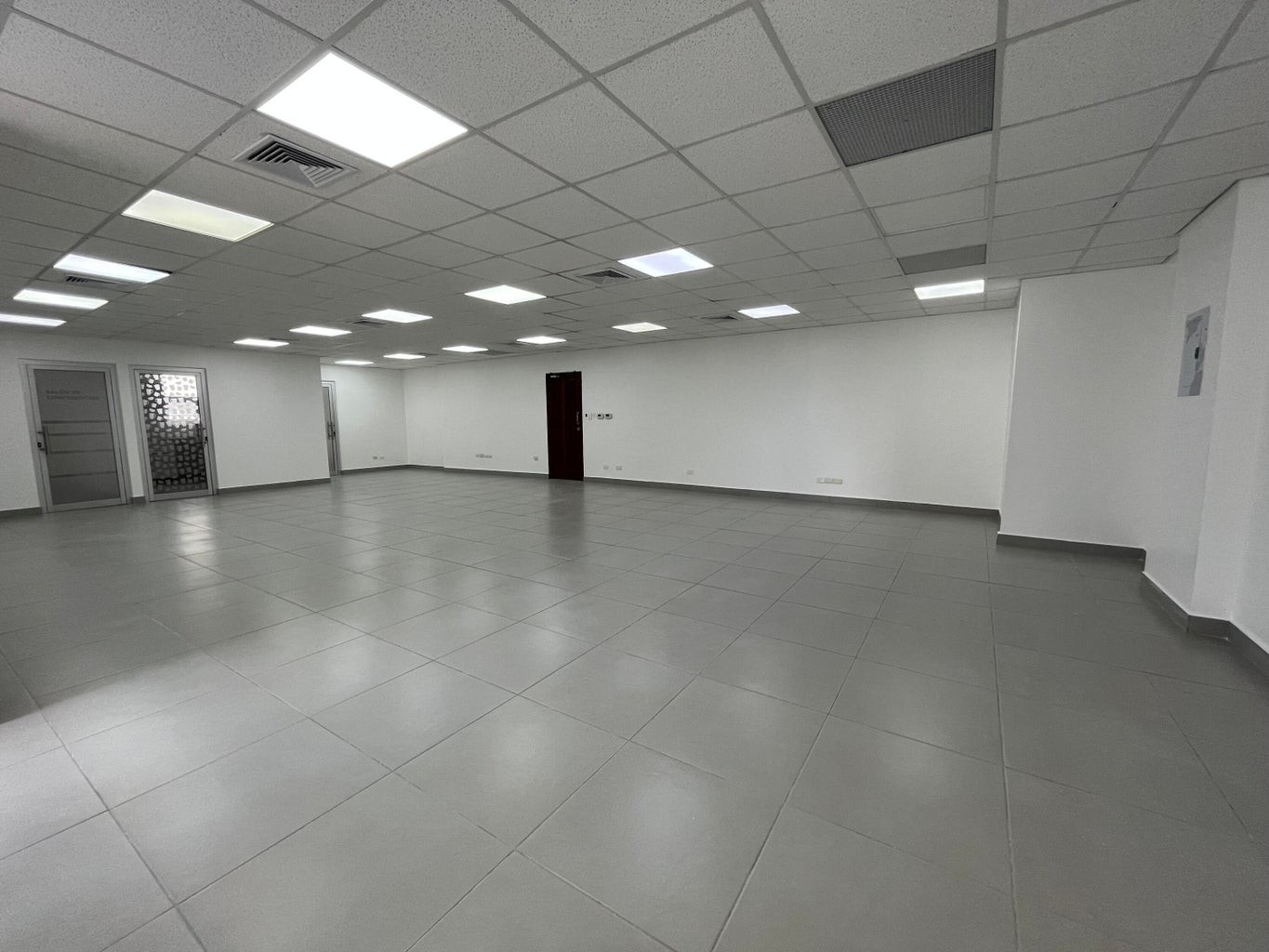 oficinas y locales comerciales - Oficina lista para mudarse en torre empresarial de Naco. 6
