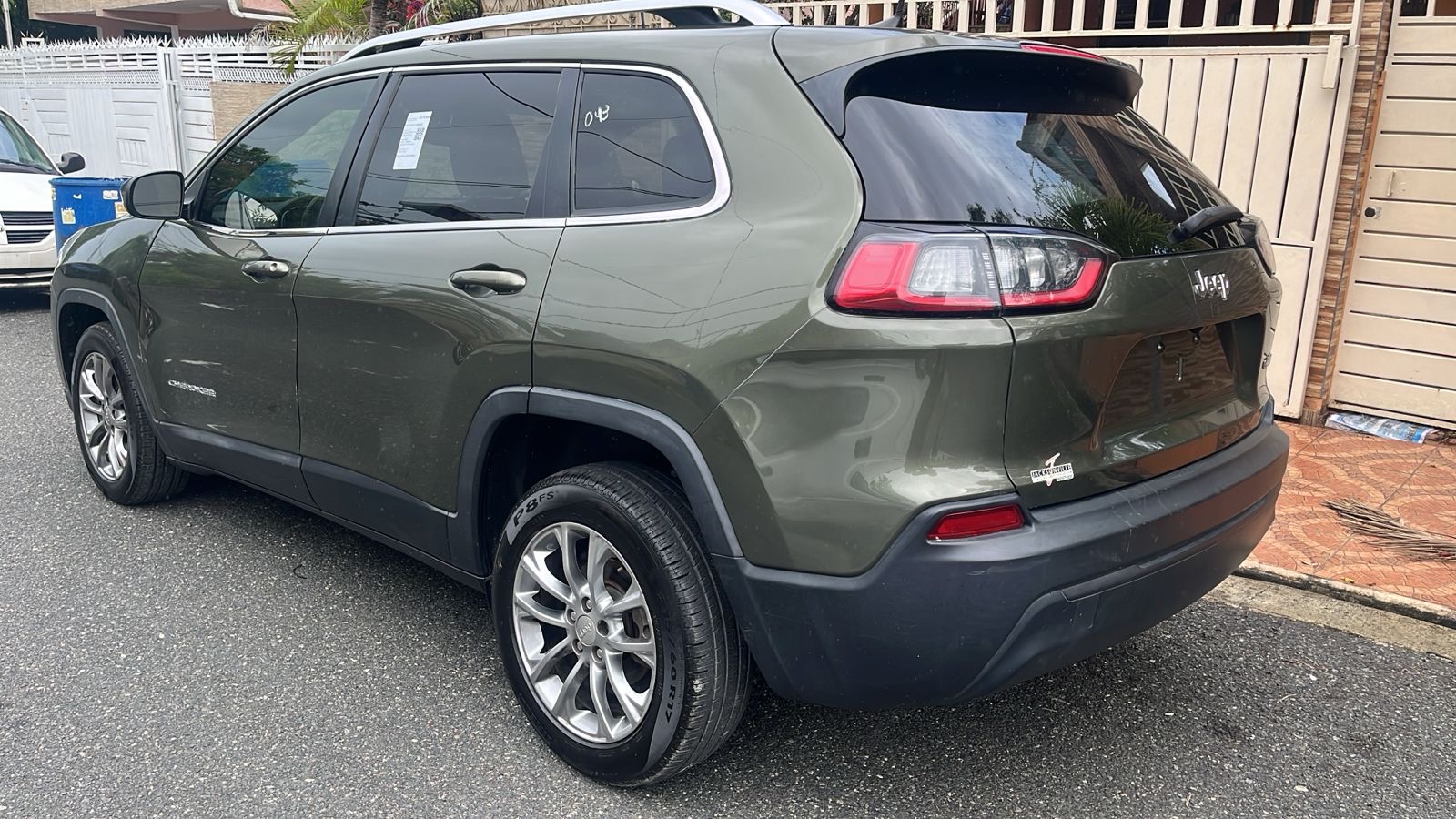 jeepetas y camionetas - JEEP CHEROKEE DE EXCELENTES CONDICIONES 1