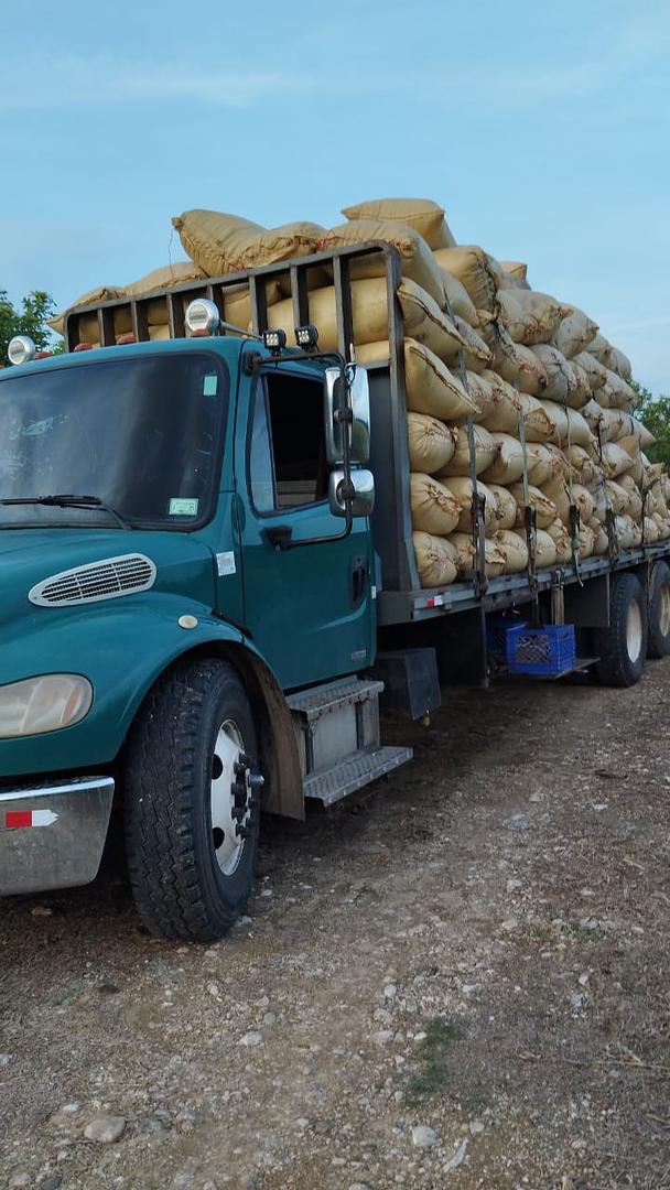 camiones y vehiculos pesados - ESTAMOS PIDIENDO 1.8  NEGOCIABLE 0