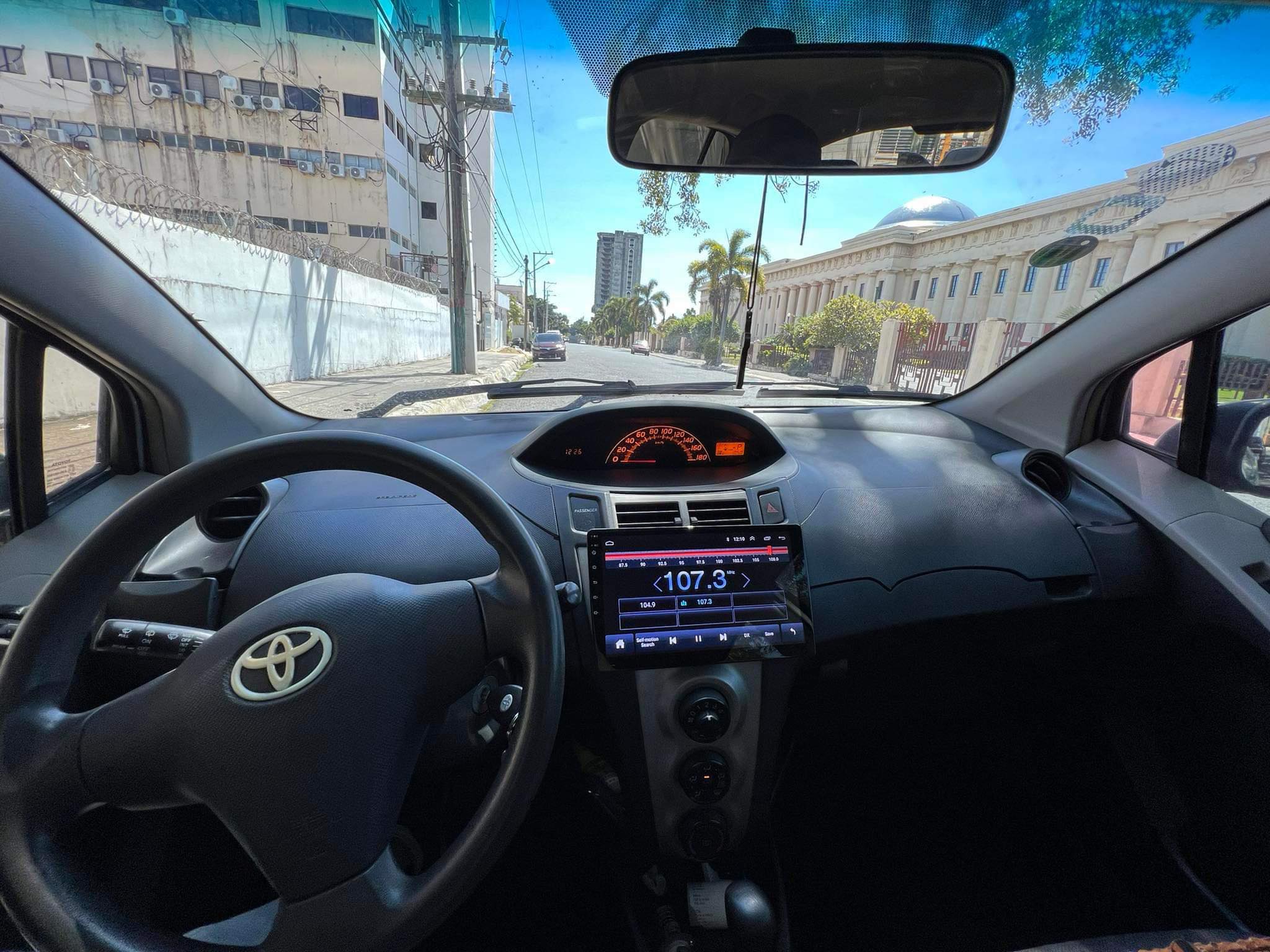 servicios profesionales - Carro en alquiler 3