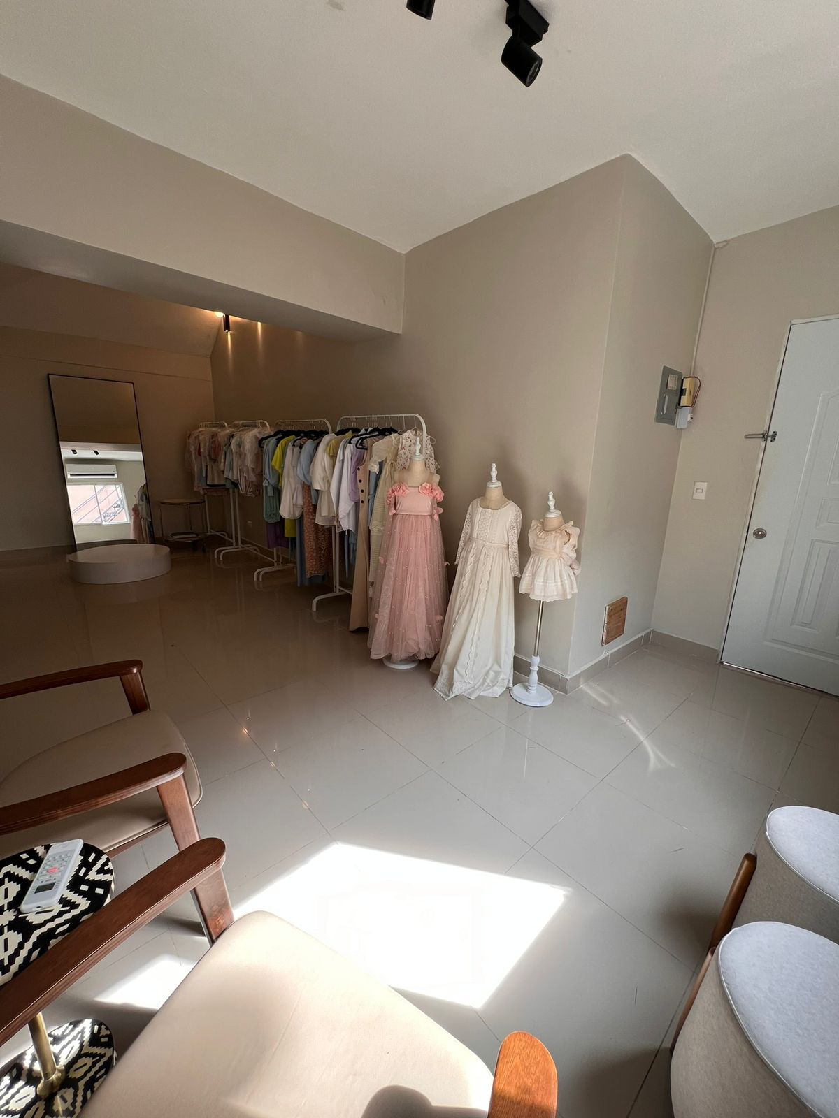 oficinas y locales comerciales - LOCAL COMERCIAL DISEÑADORA DE MODA  2