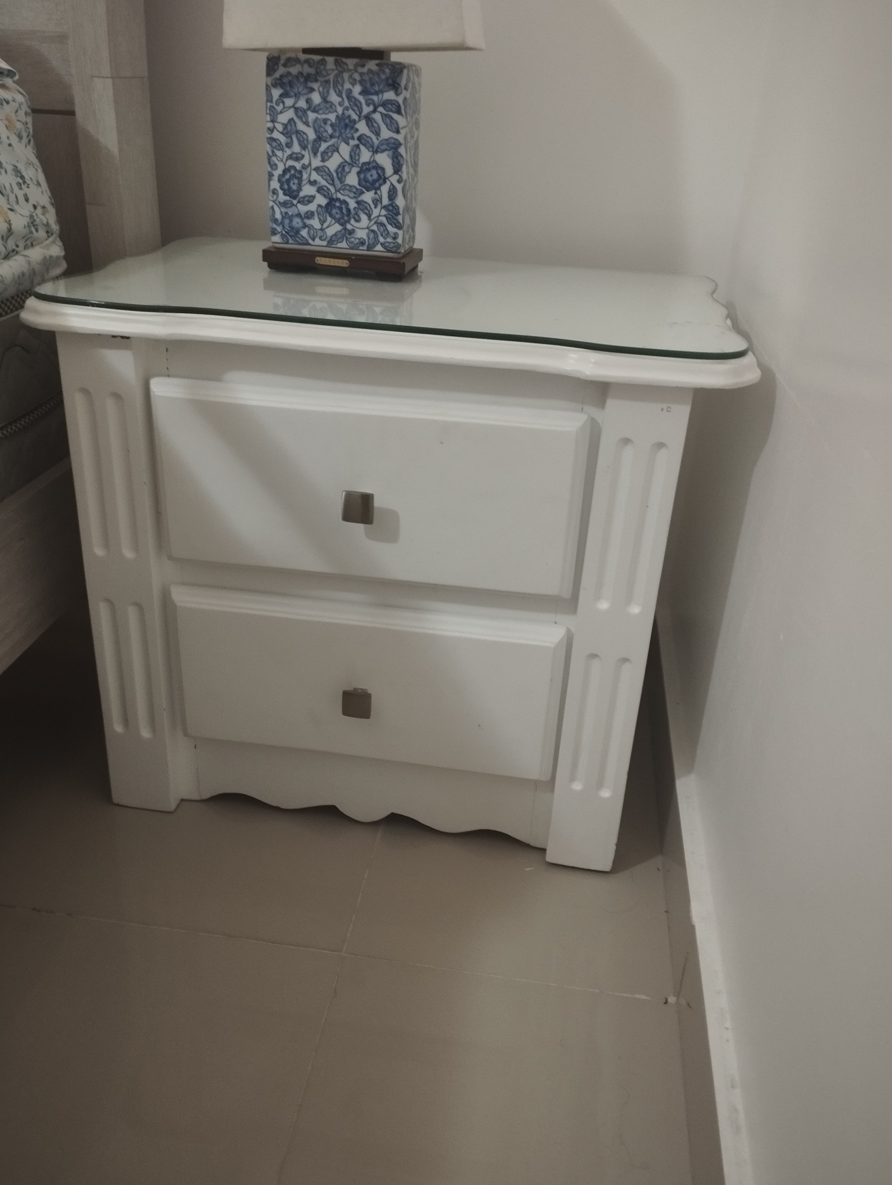 muebles y colchones - 2.mesas de noche en caoba 0