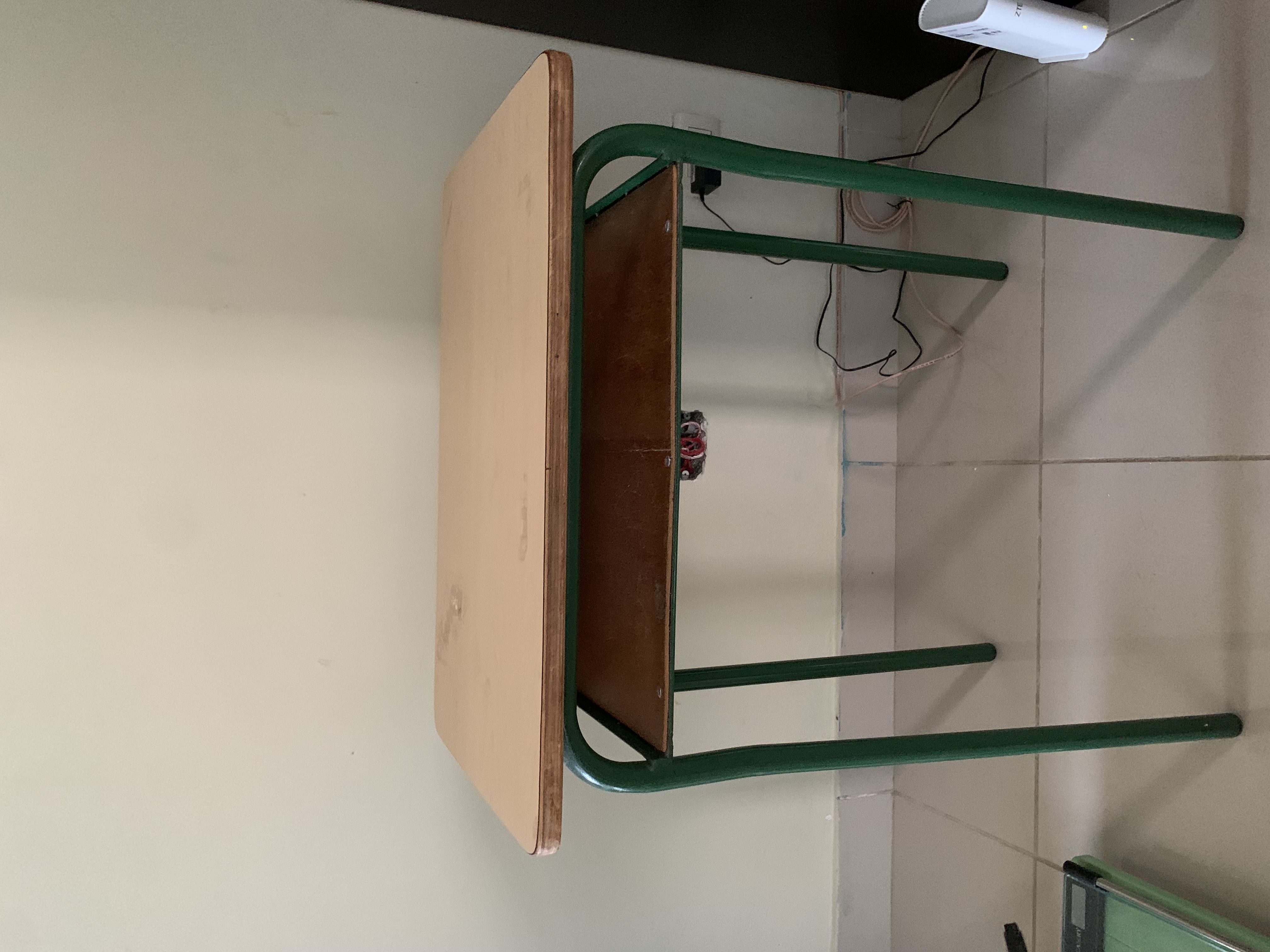 decoración y accesorios - Vendo Mesita tipo Butaca
