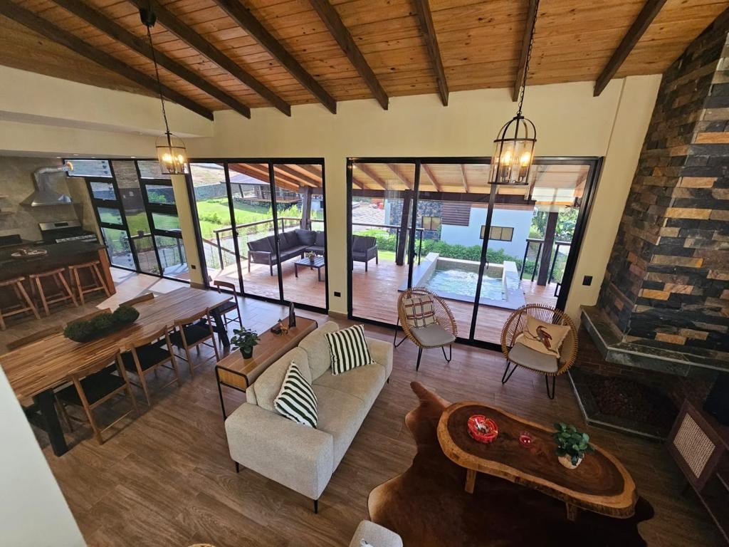 casas - Villa de Lujo en Proyecto Cerrado de Jarabacoa con ambiente de ensueño 5