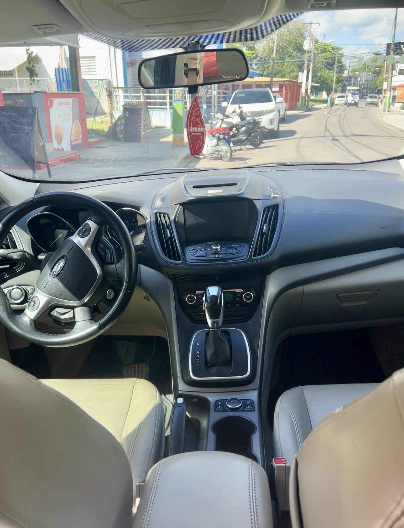 jeepetas y camionetas - Se Vende ( For Sale )Jeep Ford Escape en excelente estado🏁📞🥇✅ 5