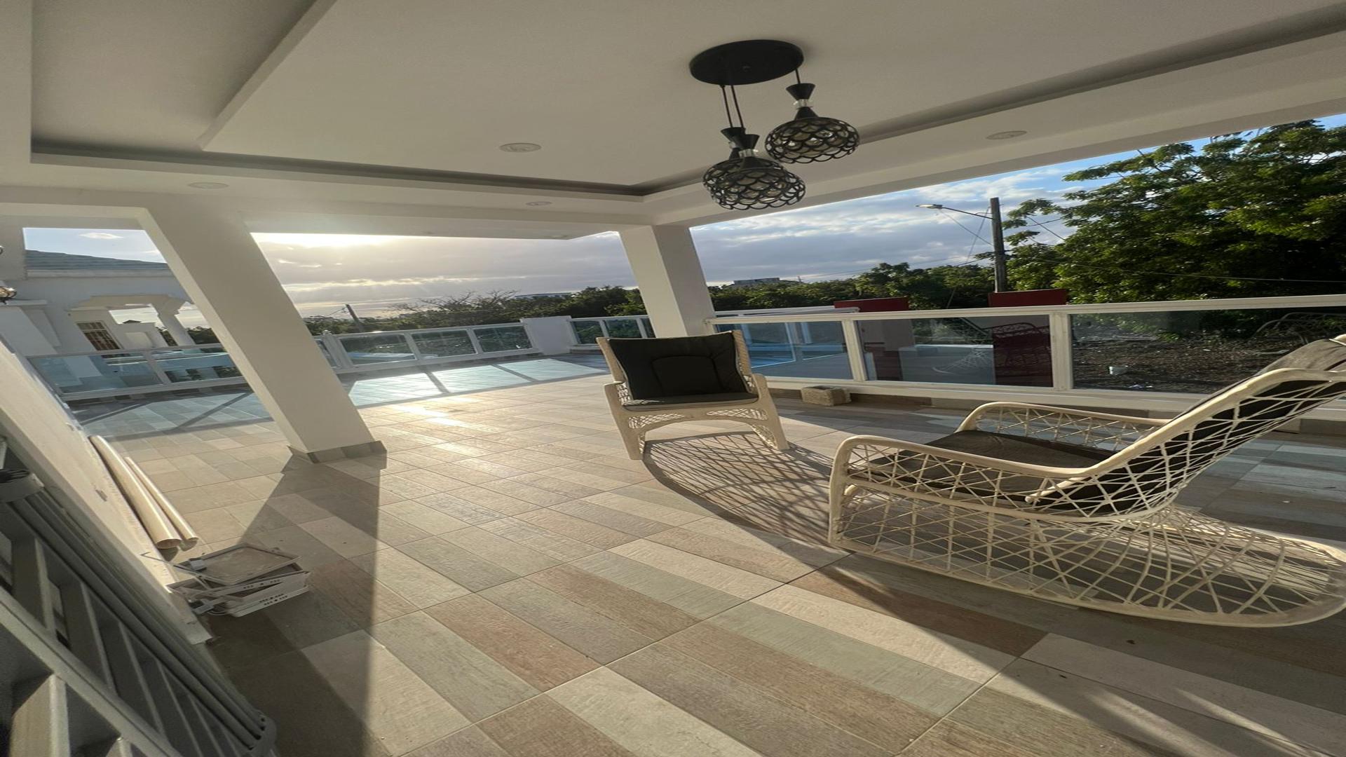 casas - Venta de hermosa casa de 3 niveles en la autopista de san Isidro brisa oriental 2
