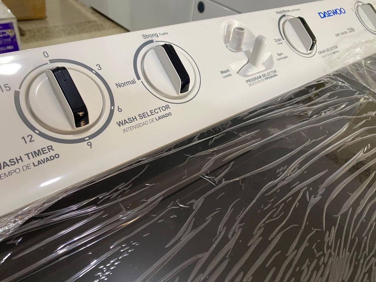 electrodomesticos - Lavadora Daewoo 33 libras
Modelo 1501
Semiautomática
Lava, centrifuga 

 3