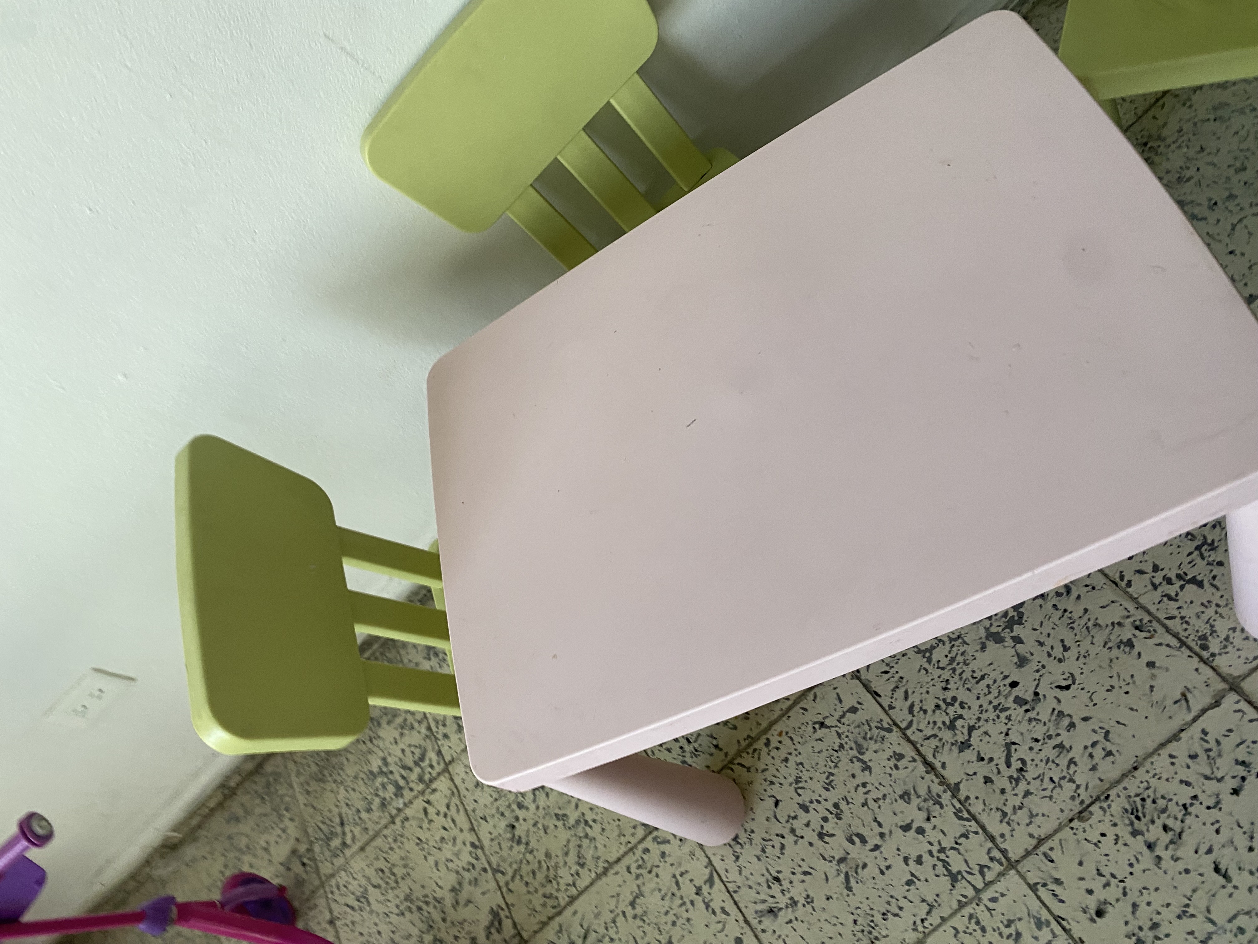 juguetes - juego de 3 sillas y una mesa de IKEA niń@s entre 2 ańos a 7 qńos  0
