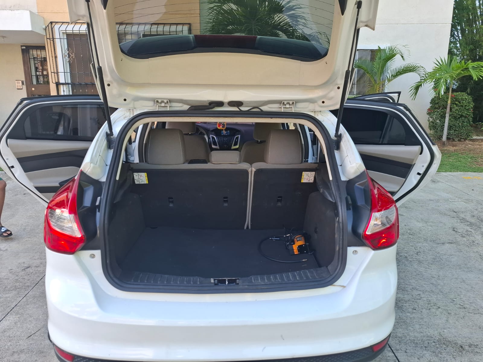 carros - Ford Focus Hatchback 2014 impecable  4