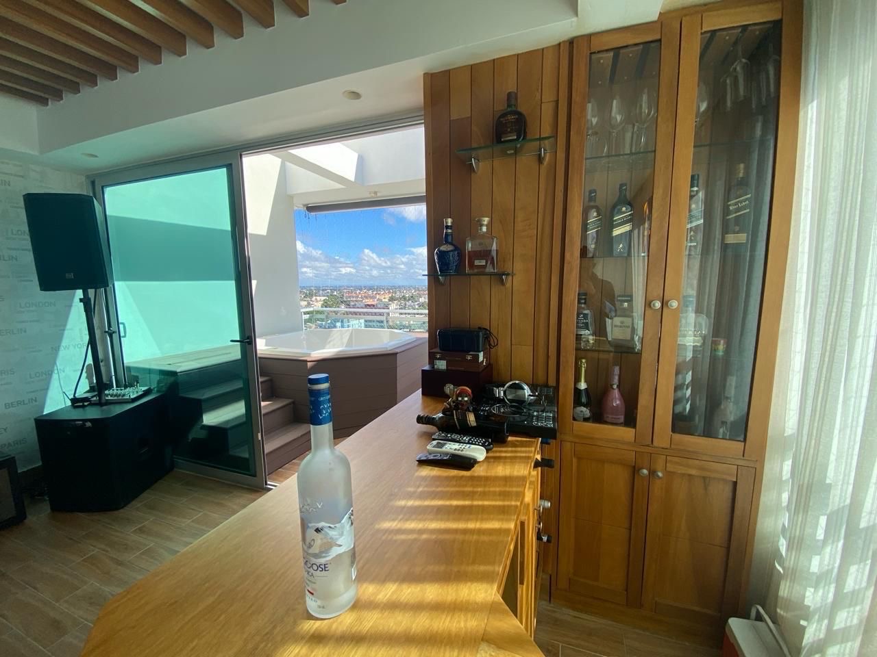 apartamentos - venta de penthouse en Merlot 3 Alma Rosa 1 de 336mts con jacuzzi Santo Domingo  4