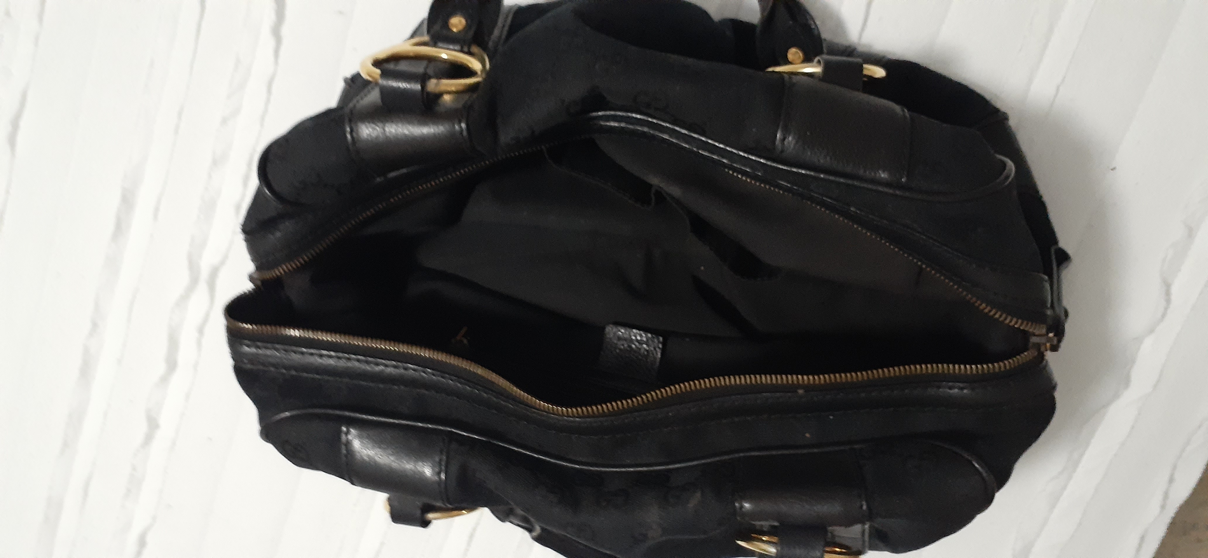 muebles y colchones - vendo hermosa cartera de mujer , practica y cómoda  c
esta como nueva 2